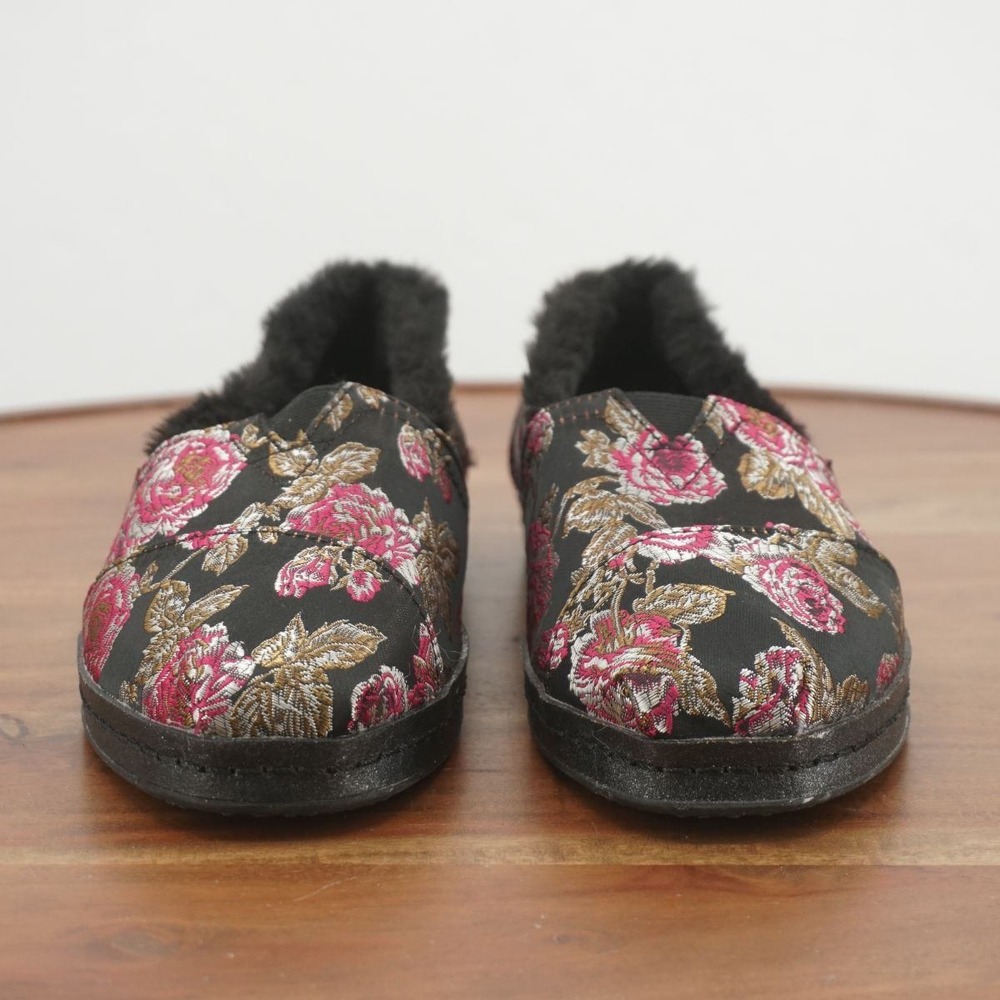 TOMS Floral Slippers Faux Fur Lined Slip On Comfort Shoes Floral Satin Womens 6 - Picture 3 of 9